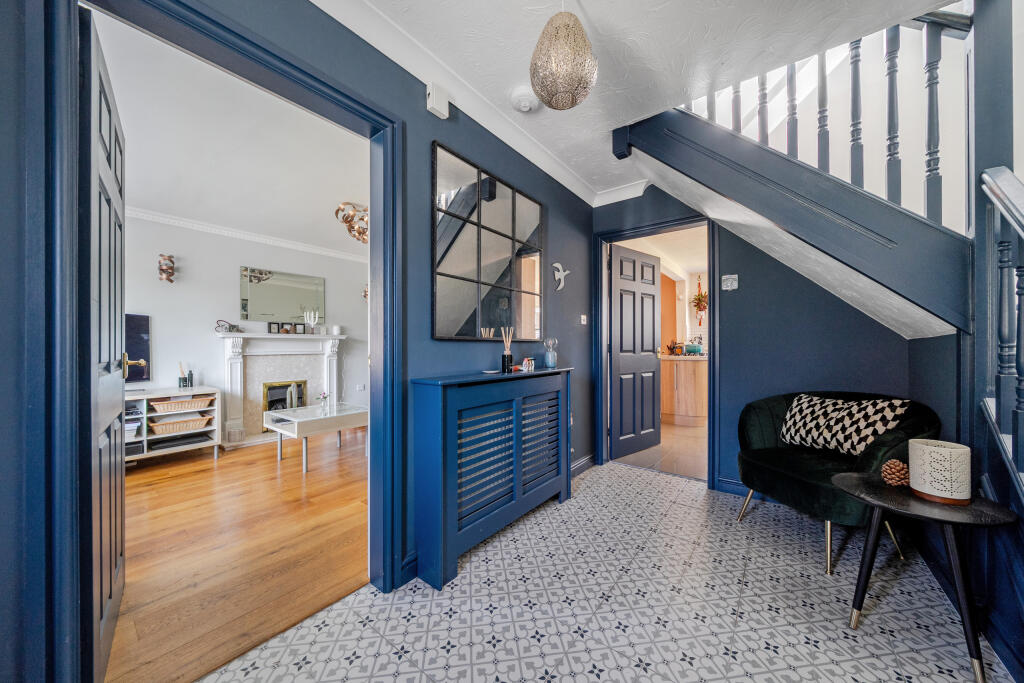 1320981-15-6870deeaaa985