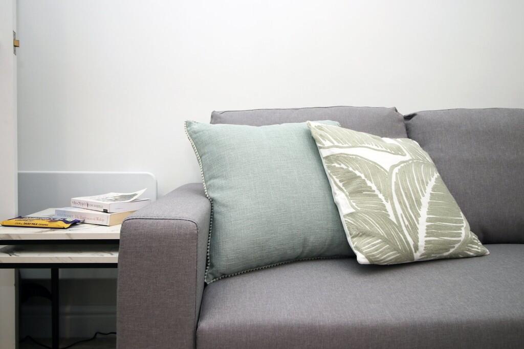 7bf3e922-dcf7-490...