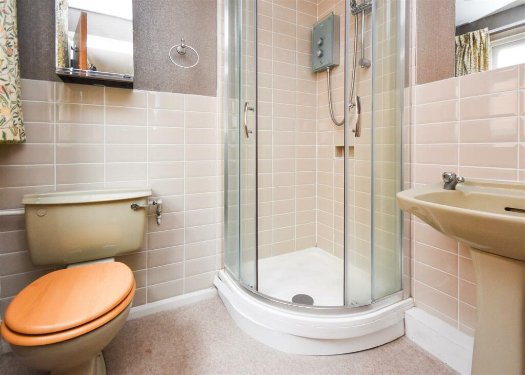 30 Sytch Lane - Shower Room.jpg