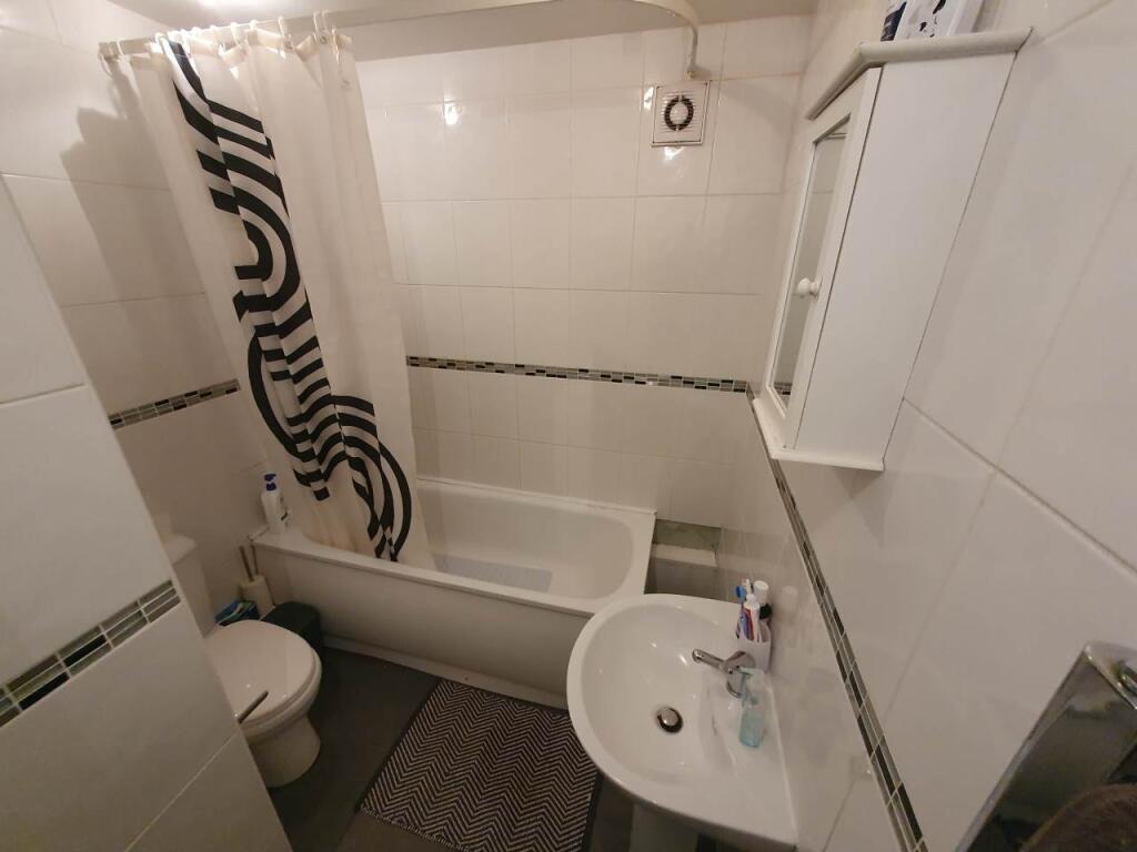 Ground Floor Bathroo