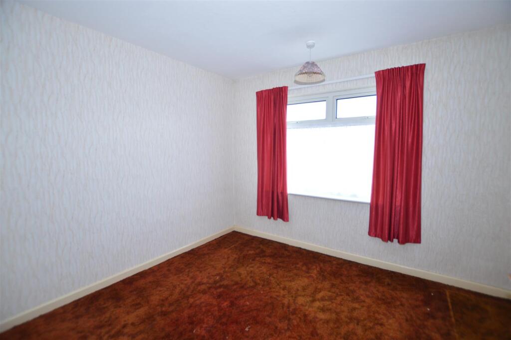 22 Granville Avenue bed 2.JPG