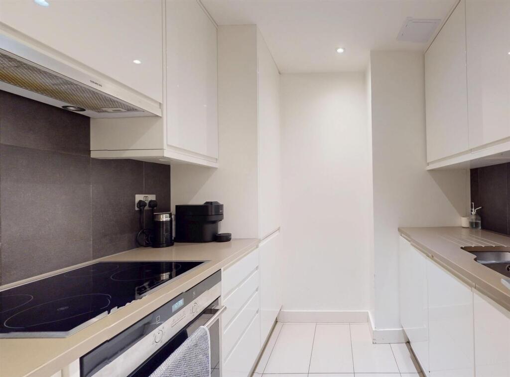 LGF2PG.kitchen.jpg