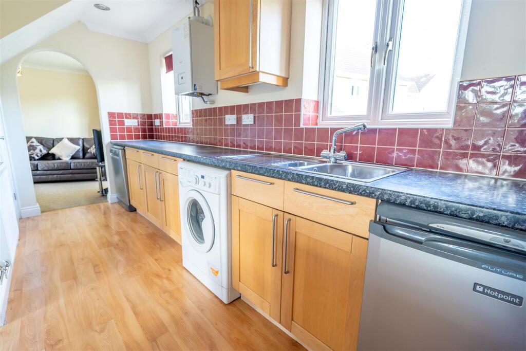 Kitchen/Dining Room 'L' shape