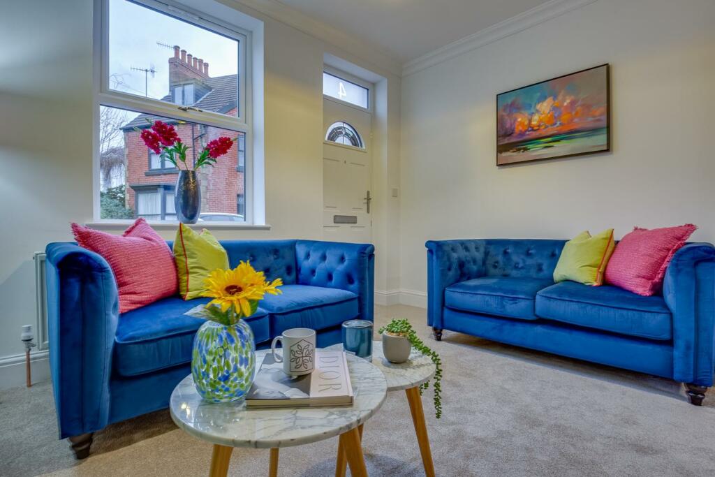 Lounge 1.6.jpg