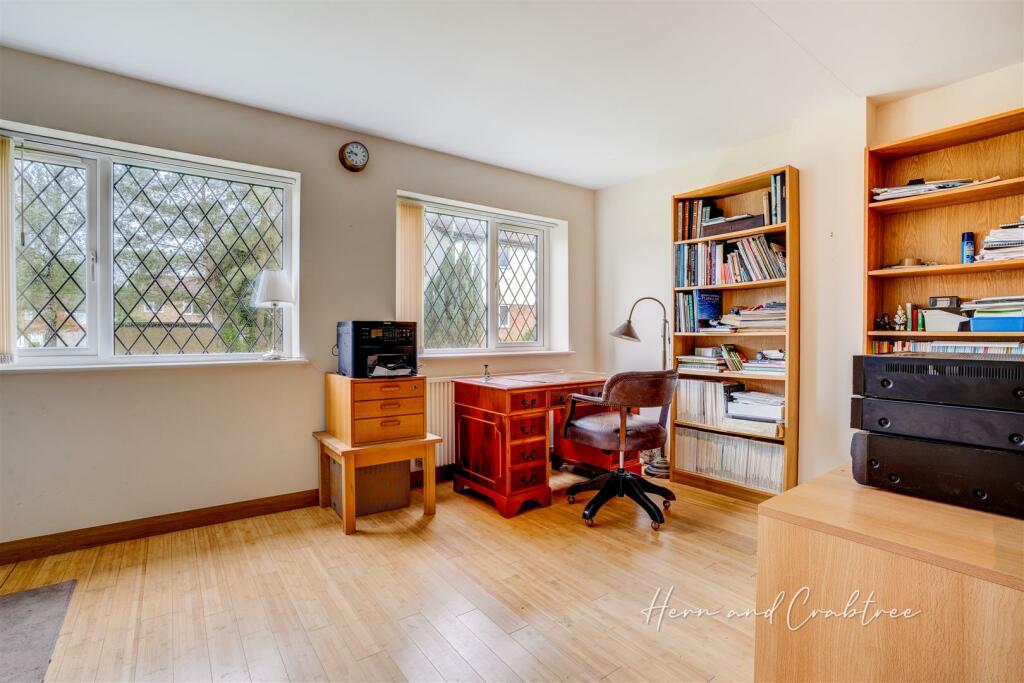 Avonridge, Thornhill, HernCrabtree (12).jpg