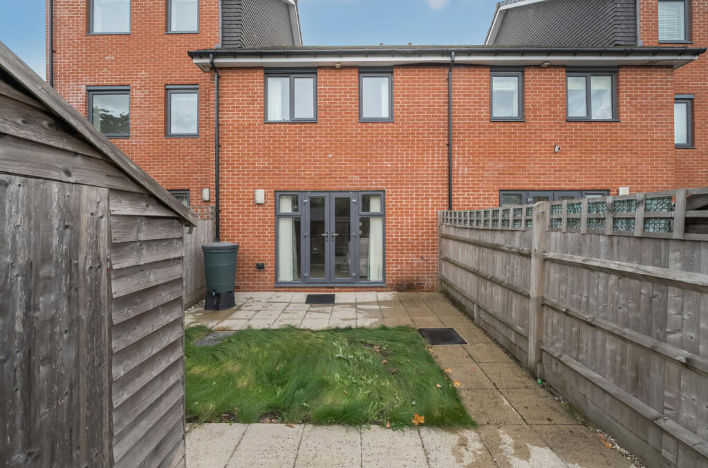 10-1372440-3-6903...