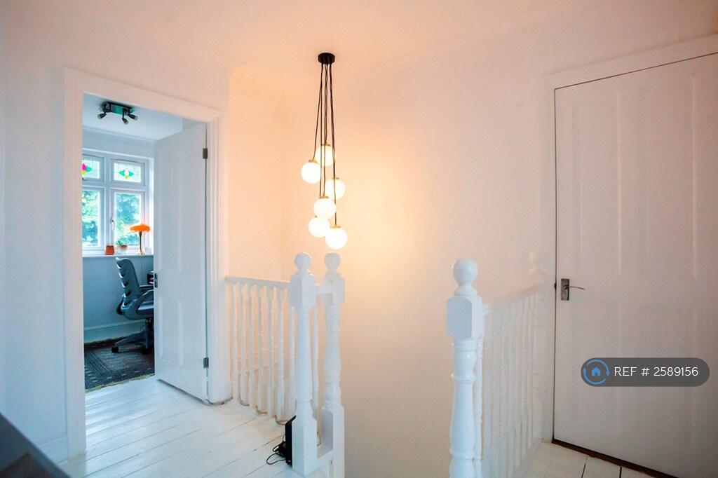 Landing 1st Floor