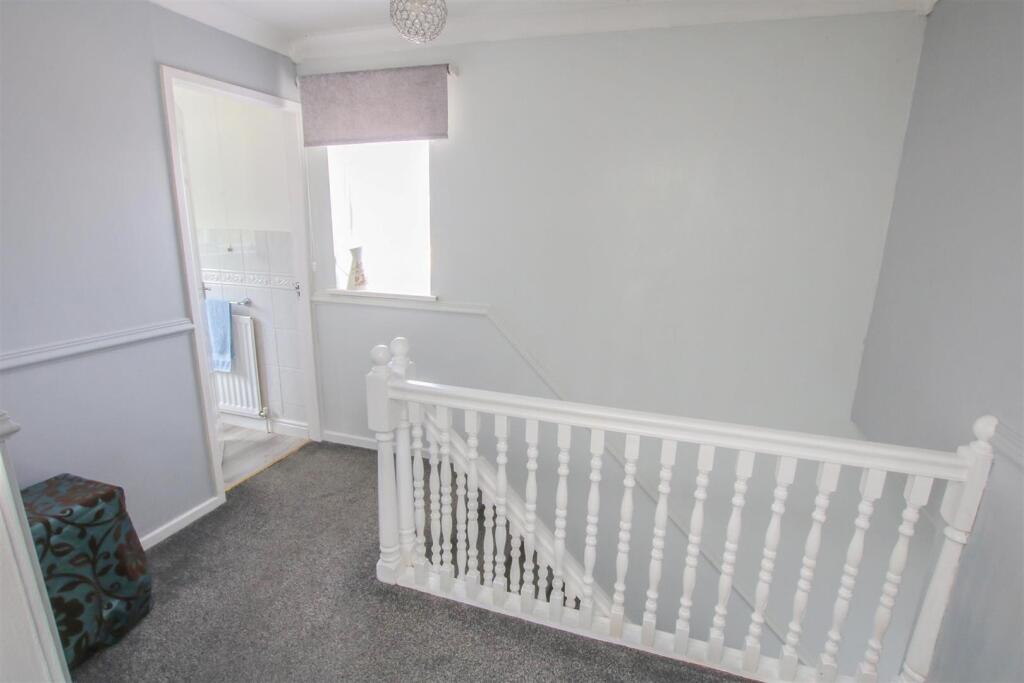 FIRST FLOOR LANDING