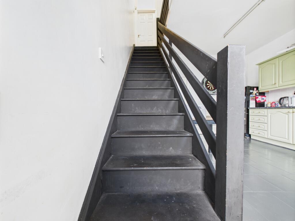 CAM03729G0-PR0089-STILL011