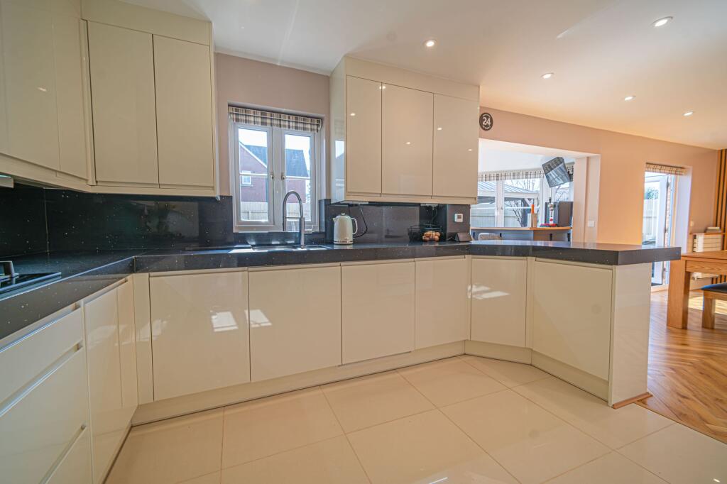 Kitchen/Dinning Room