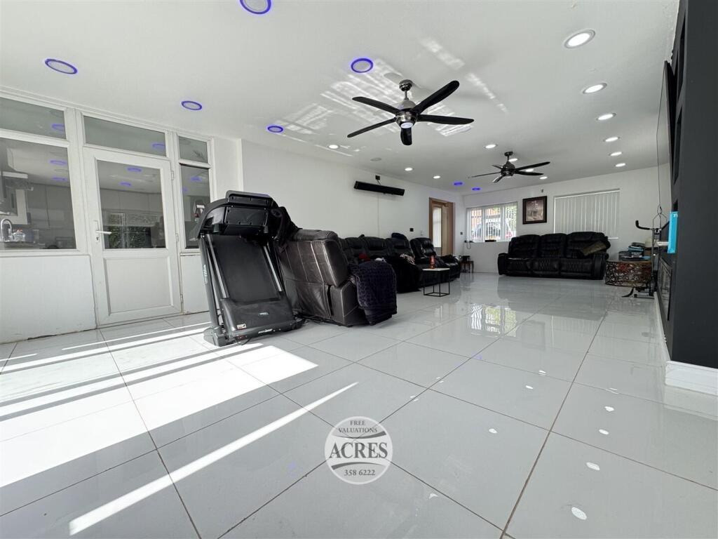 IMG_1646 (Large).jpg