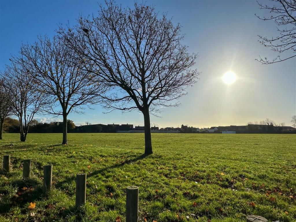 GREENSWARD PLAYING FIELD OPPOSITE REGENCY LODGE