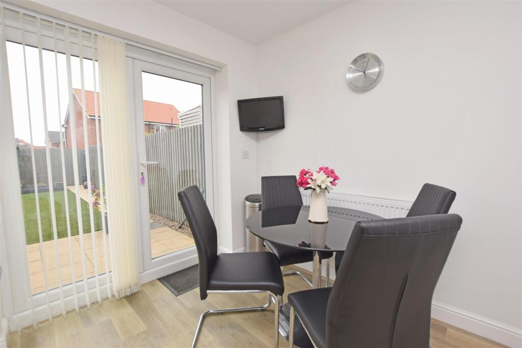 Kitchen Diner View 3.JPG