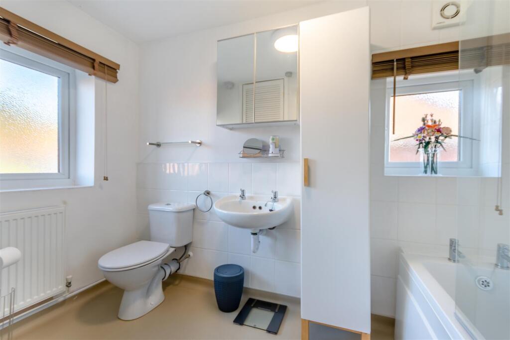 8634568-interior01.jpg