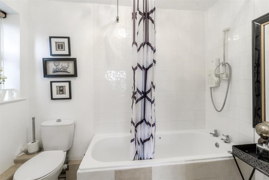 En Suite To Bedroom 5