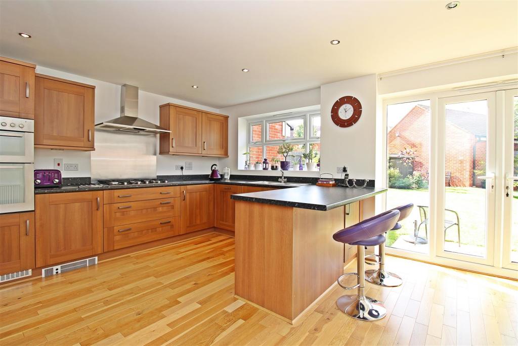 Kitchen/Breakfast Room