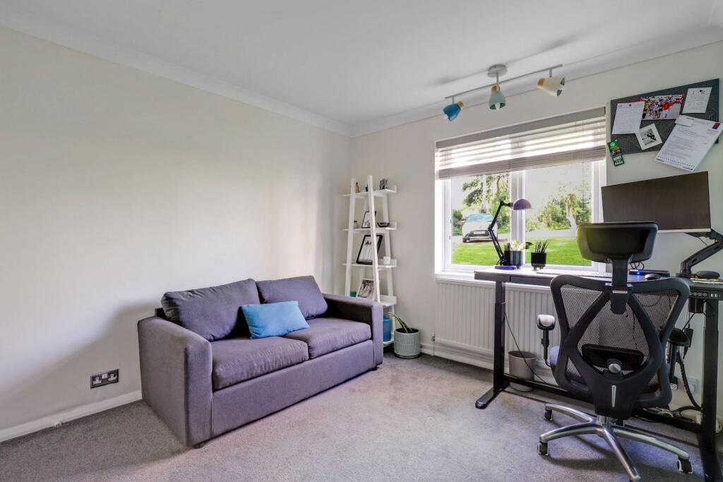 10-9754JHPropWorld - 1 Coniston Court - 28-medium.