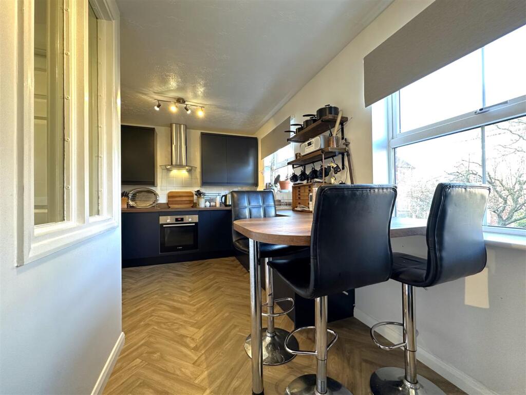 Open-Plan Dining Kitchen 048