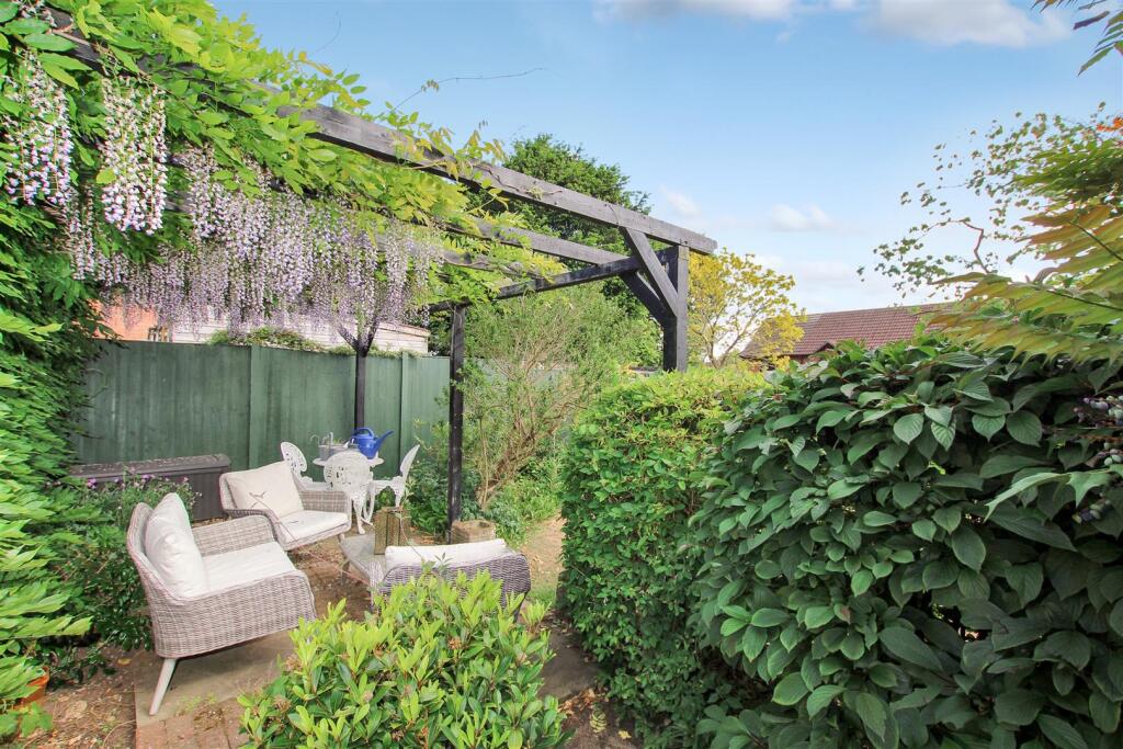 Outdoor Seating Area.JPG