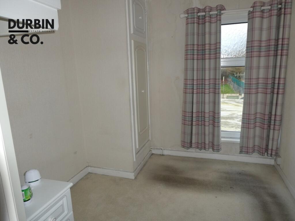 a-mostyn3.bed2.JPG