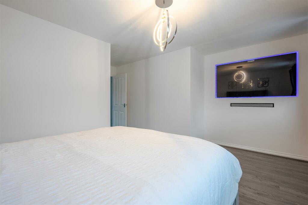Horsfall Drive 4-32.jpg