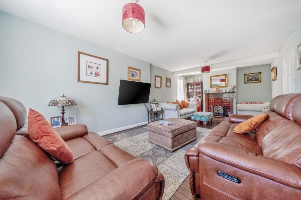 1310768-17-6852cda1b6978