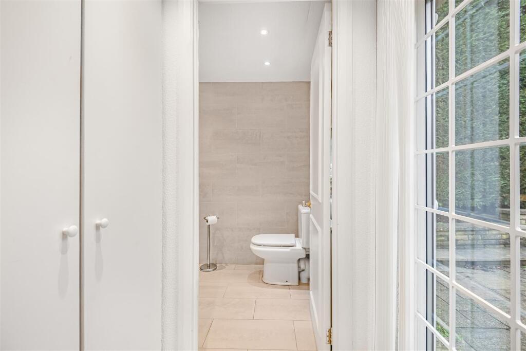 DOWNSTAIRS WC / UTILITY AREA