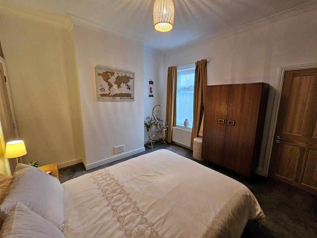 Main Bedroom (rear)