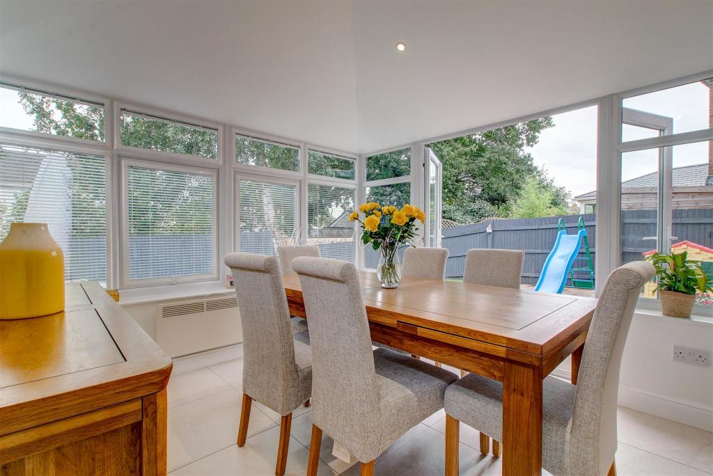 Blacktown Gardens, Marshfield, HernCrabtree (1).jp