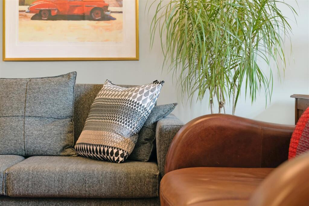 DOWNS LODGE COURT (7).jpg