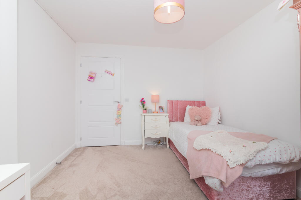 4 Glengariff Way Elderslie  PA5 9BY L-12