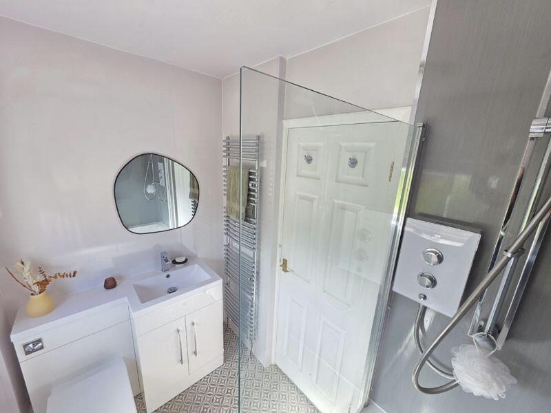Bathroom Additional Image
