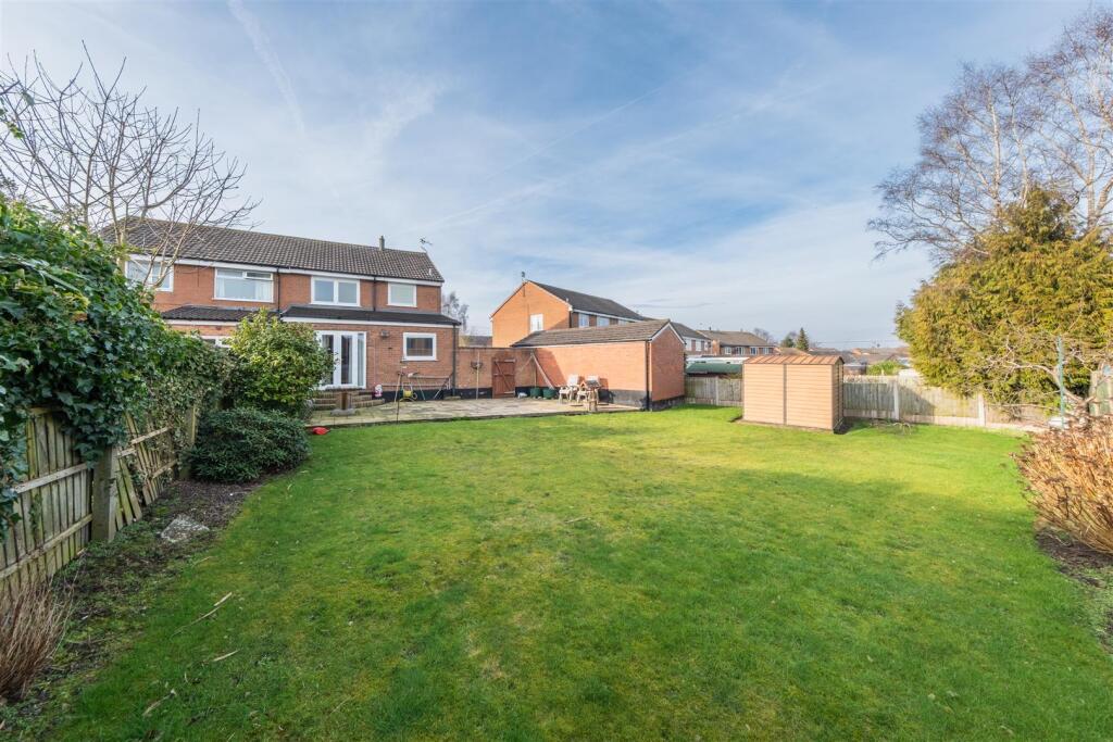 4 Meadow Lane-029.jpg