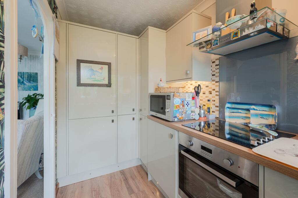 SITTING ROOM/DINING AND FITTED KITCHEN