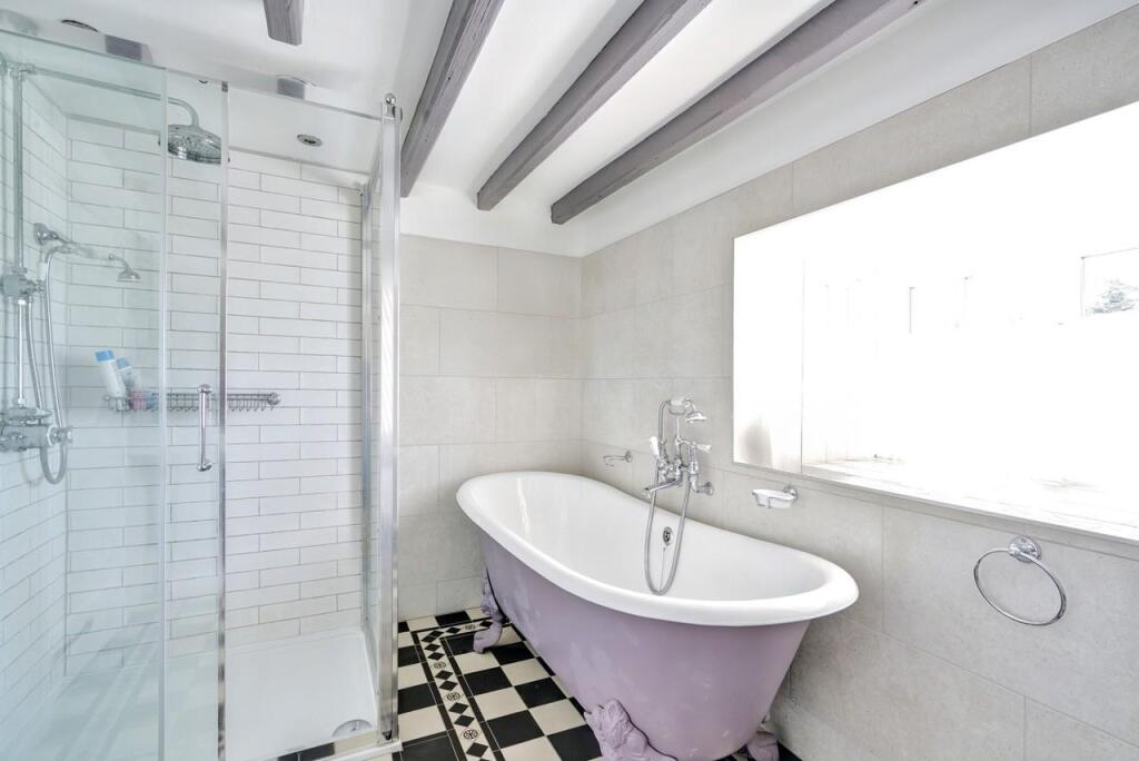 Bathroom1_1.jpg