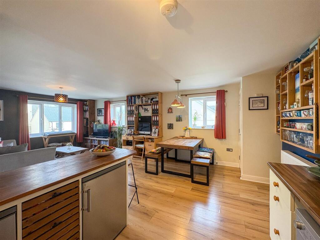 Kitchen/diner/lounge