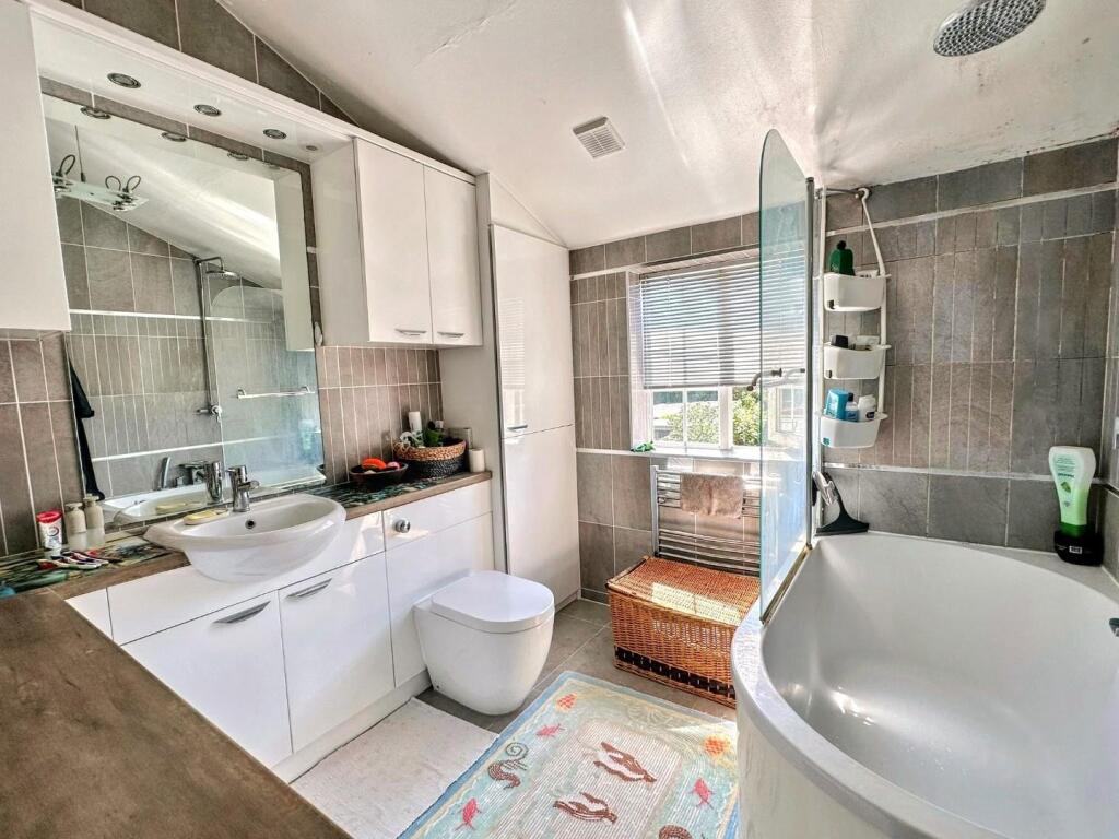 WhatsApp Image 20250711 at 124532_1c69d0c1.jpg