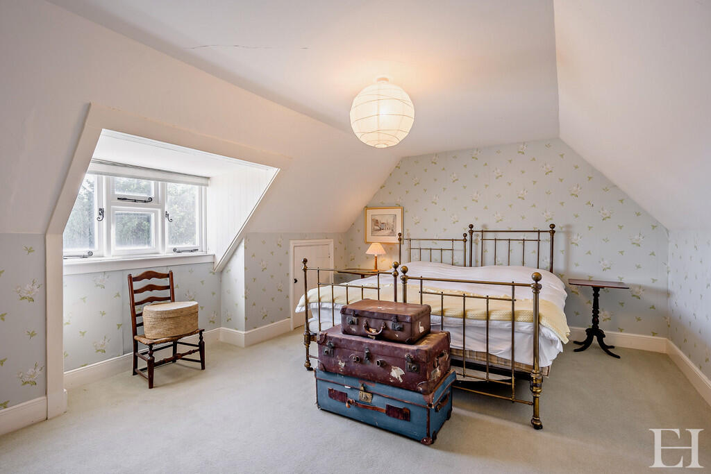 8647635-interiorW...