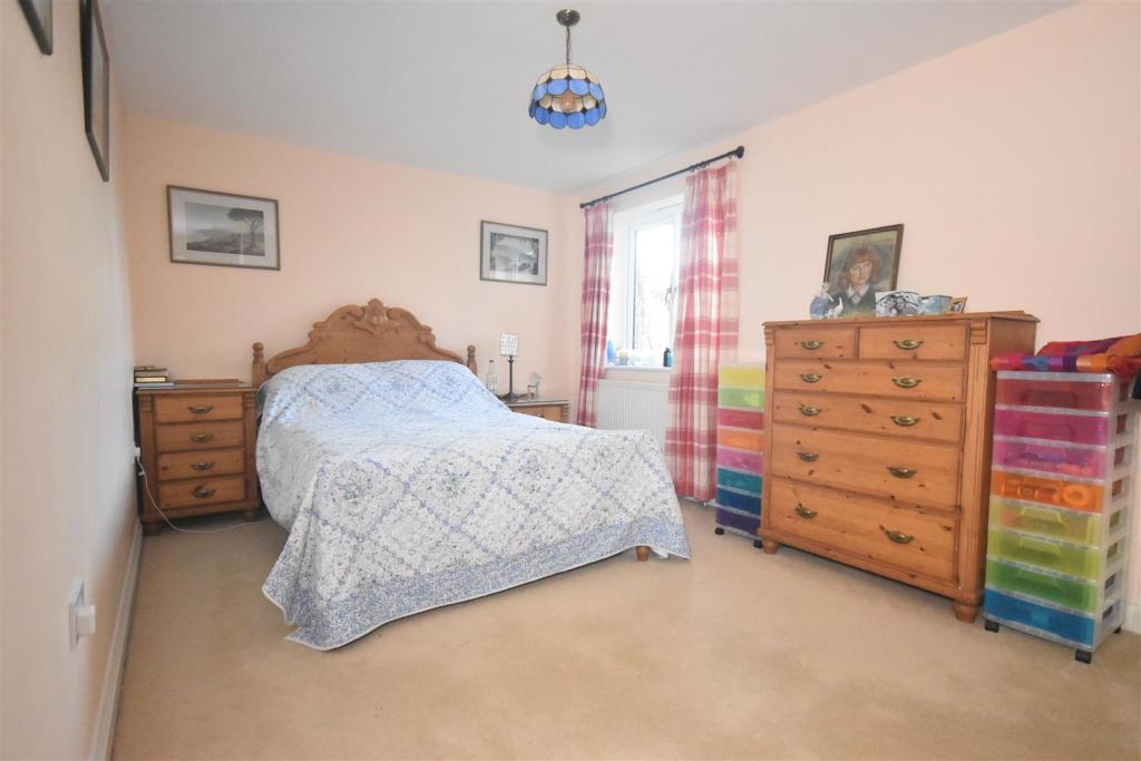 Bedroom.1.jpg