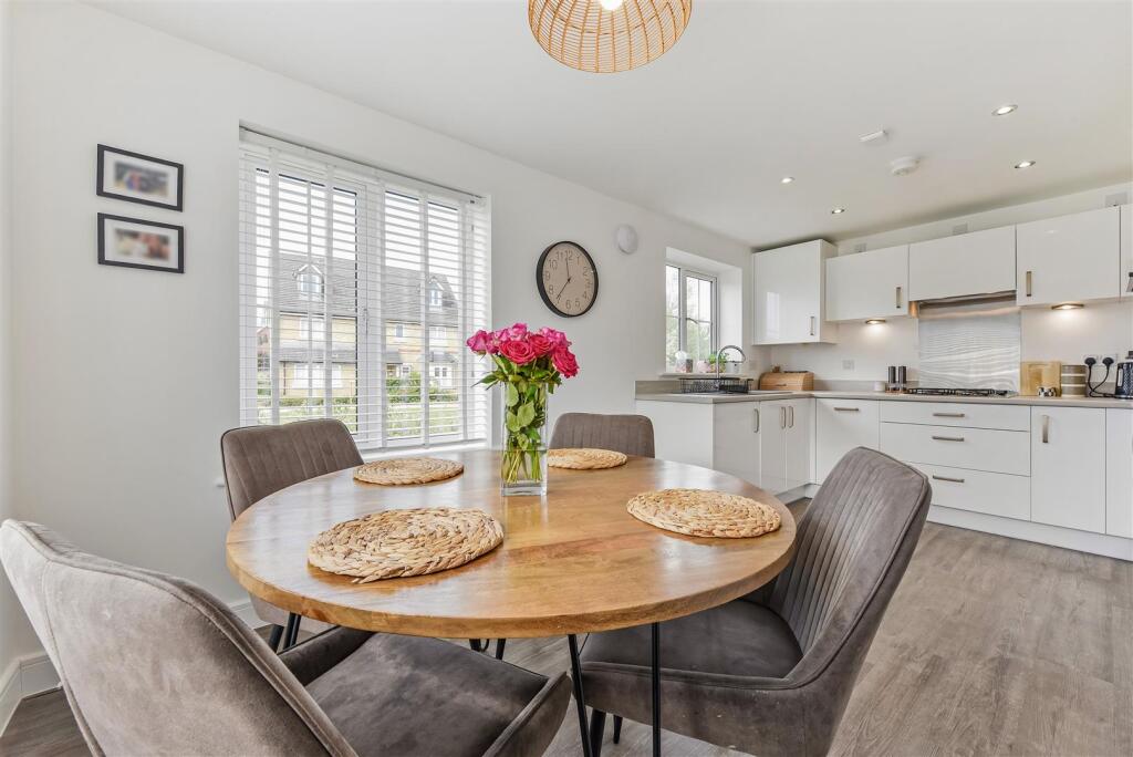 Dining Area &amp; Kitchen
