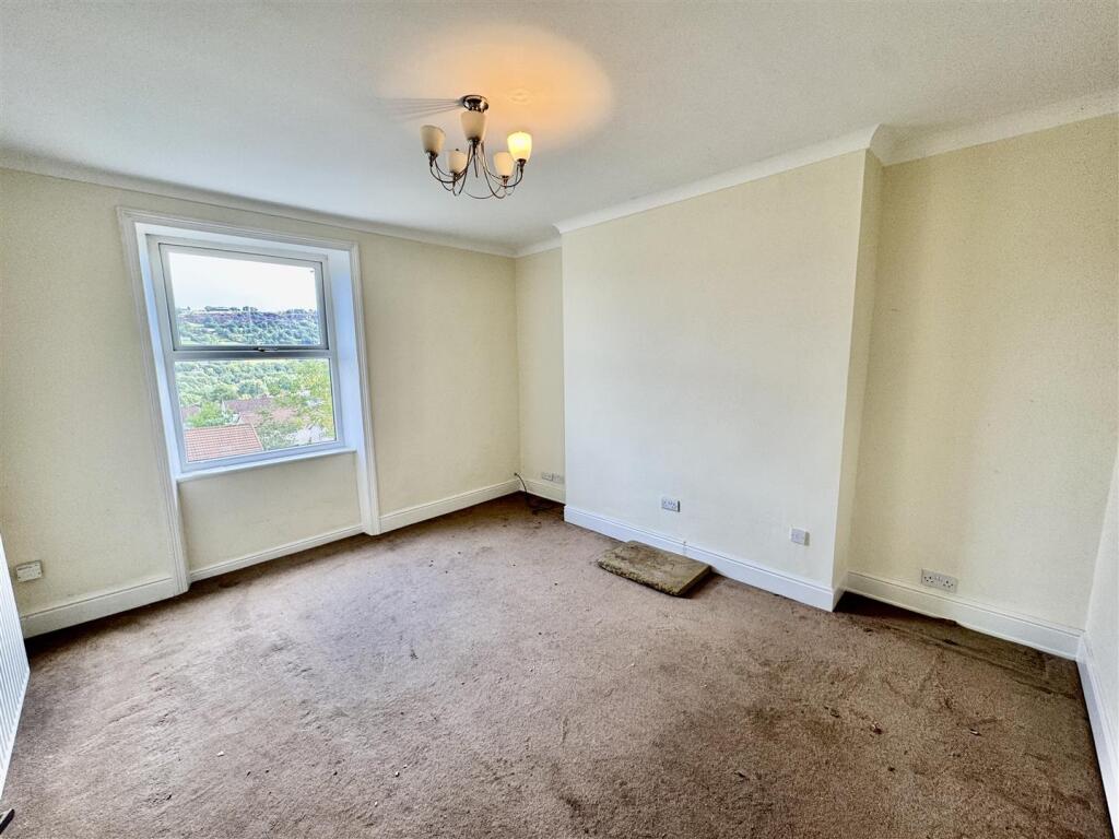 Fl 2A - Living Room