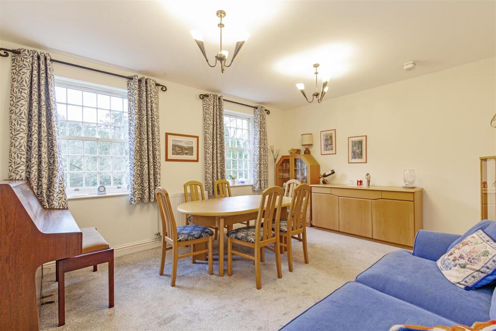 Dining Room-3.jpg
