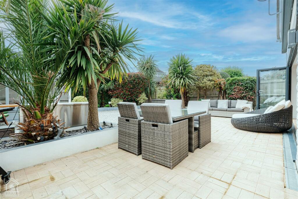 7 Ariel Close-09.jpg
