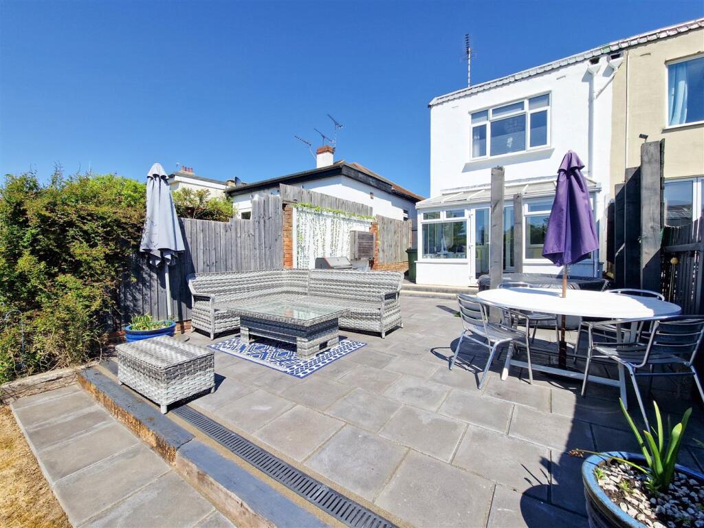 Feature patio