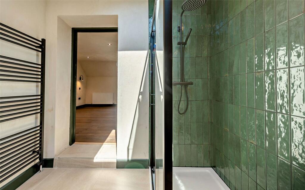 En Suite Shower Room