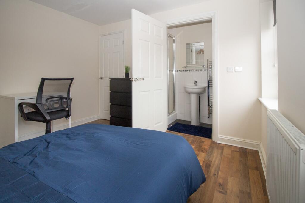 Student Digs - Blue 