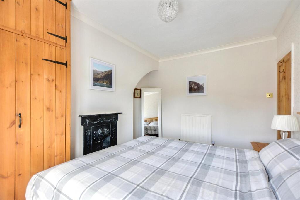 Bedroom 1_3.jpeg