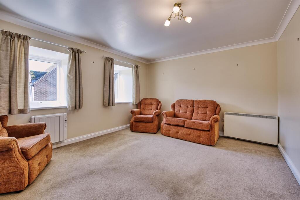 12-8 Medway House Ou