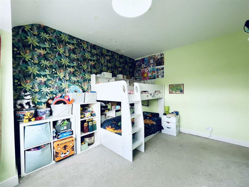 Bedroom 2 Aspect 2