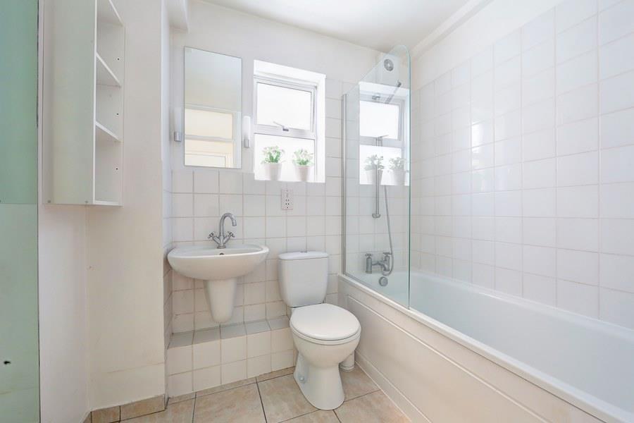 Rusham Rd, 21, 2 bat